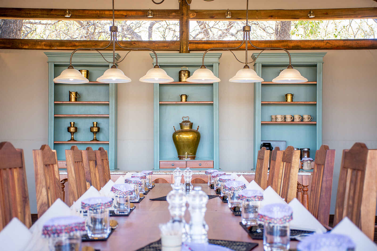 Kwara Camp: Restaurant Dinner Tisch Kwara Camp: Restaurant Dinner Tisch