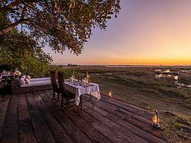 Zarafa Camp: Dinner mit Aussicht auf das Delta Zarafa Camp: Dinner mit Aussicht auf das Delta