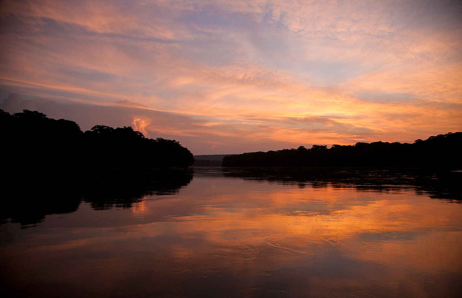 Sangha Lodge: Abendstimmung über dem Fluss Sangha Lodge: Abendstimmung über dem Fluss