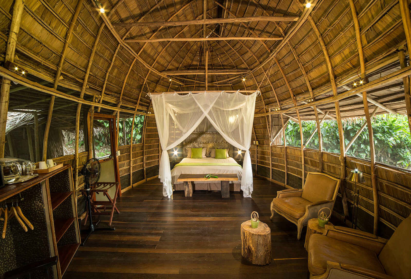 Ngaga Camp: Eine Gästebaumhaus von Innen Ngaga Camp: Eine Gästebaumhaus von Innen