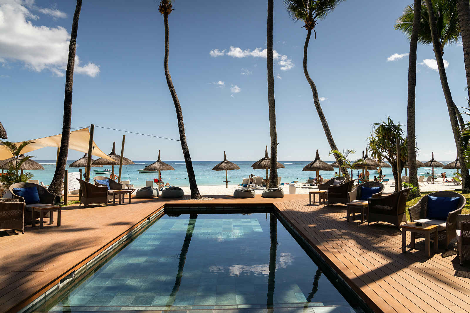 Constance Sakoa Boutik: Der Pool Constance Sakoa Boutik: Der Pool