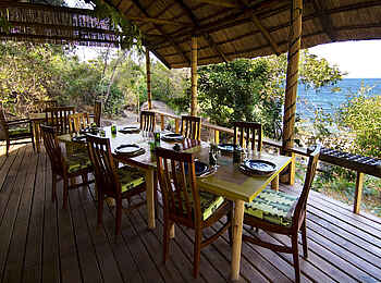 Mumbo Island Camp: Esstisch Mumbo Island Camp: Esstisch