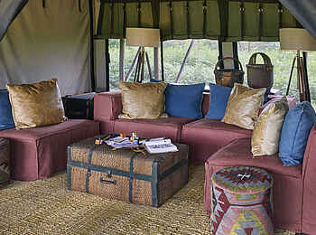 Legendary Nyasi Tented Camp: Wohnbereich des Familienzelts Legendary Nyasi Tented Camp: Wohnbereich des Familienzelts