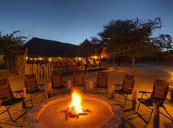 Dinaka Lodge: Bush TV Dinaka Lodge: Bush TV