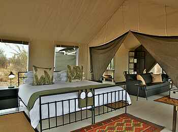 Nogatsaa Pans Lodge: Doppelbett Nogatsaa Pans Lodge: Doppelbett