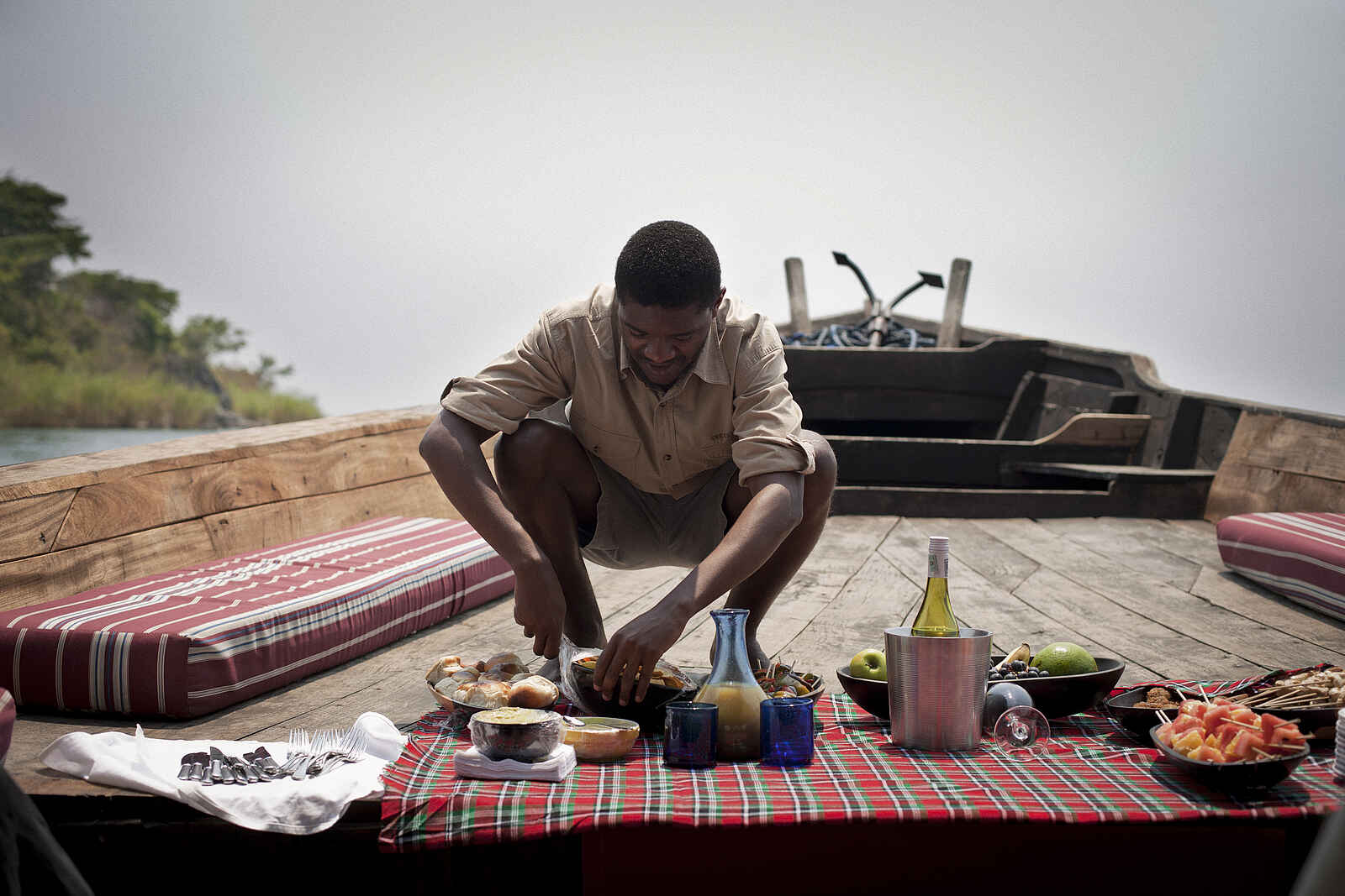 Greystoke Mahale: Picknick auf dem Boot Greystoke Mahale: Picknick auf dem Boot