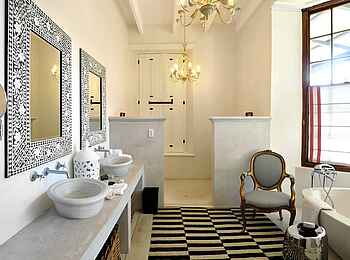 La Cle des Montagnes: Badezimmer der Villa Le Manoir La Cle des Montagnes: Badezimmer der Villa Le Manoir