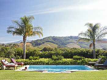 La Cle des Montagnes: Pool mit Aussicht auf die Berge der Villa La Galerie La Cle des Montagnes: Pool mit Aussicht auf die Berge der Villa La Galerie