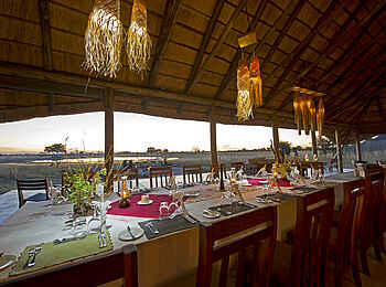 Camp Hwange: Offener Speisesaal Camp Hwange: Offener Speisesaal