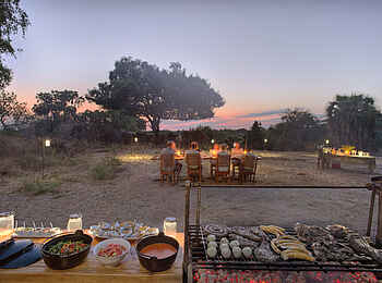 Roho ya Selous Camp: Barbeque Roho ya Selous Camp: Barbeque
