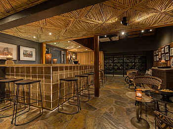 MalaMala Camp: Stilvolle Bar MalaMala Camp: Stilvolle Bar