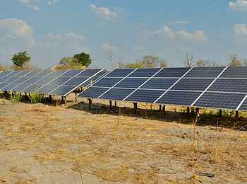 Nogatsaa Pans Lodge: Station zur Solarenergieerzeugung Nogatsaa Pans Lodge: Station zur Solarenergieerzeugung