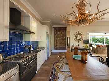 La Cle des Montagnes: Küche der Villa Le Colonial La Cle des Montagnes: Küche der Villa Le Colonial