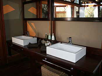 Lebala Camp: Waschtische Lebala Camp: Waschtische