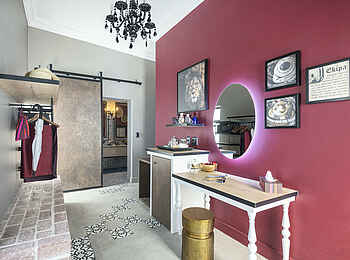 Etosha King Nehale: Garderobe und Schminktisch Etosha King Nehale: Garderobe und Schminktisch