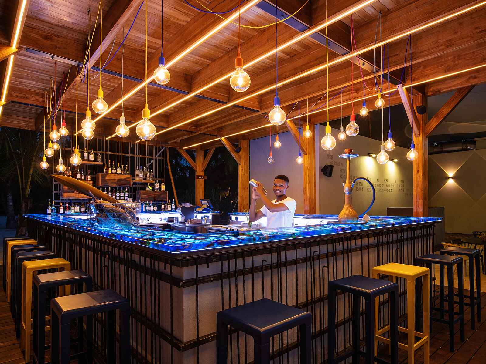 Zuri Zanzibar: Abendstimmung an der Bar Zuri Zanzibar: Abendstimmung an der Bar