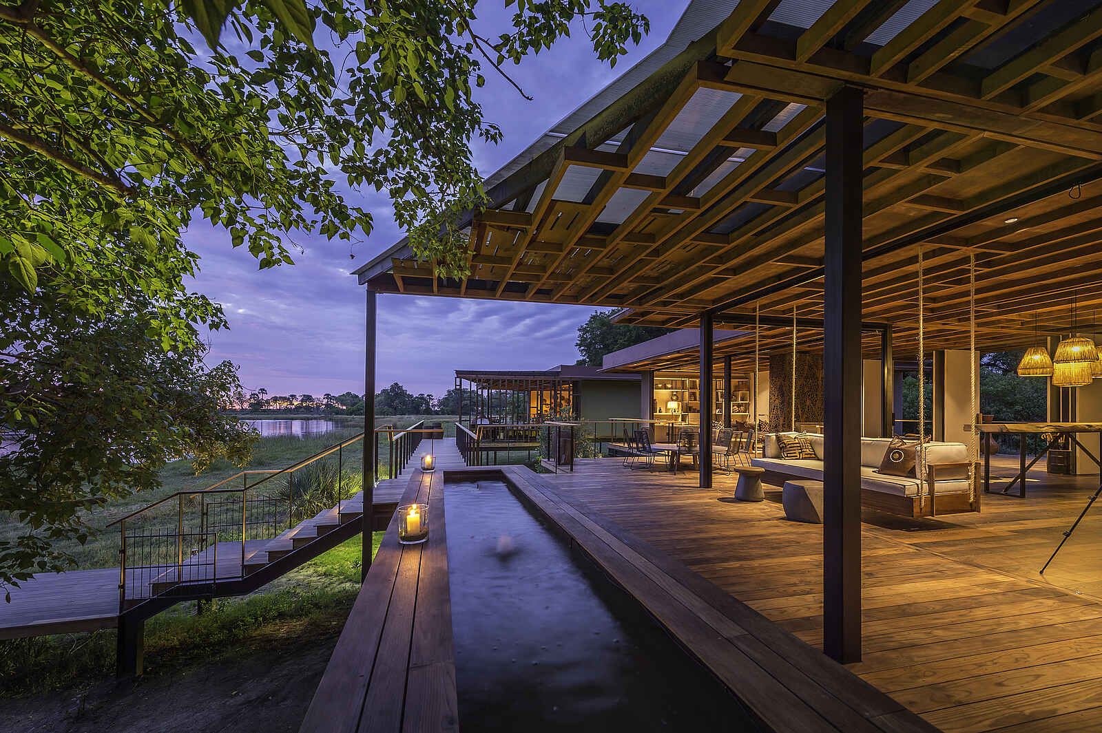 Qorokwe Camp: Lounge und Vordach Qorokwe Camp: Lounge und Vordach