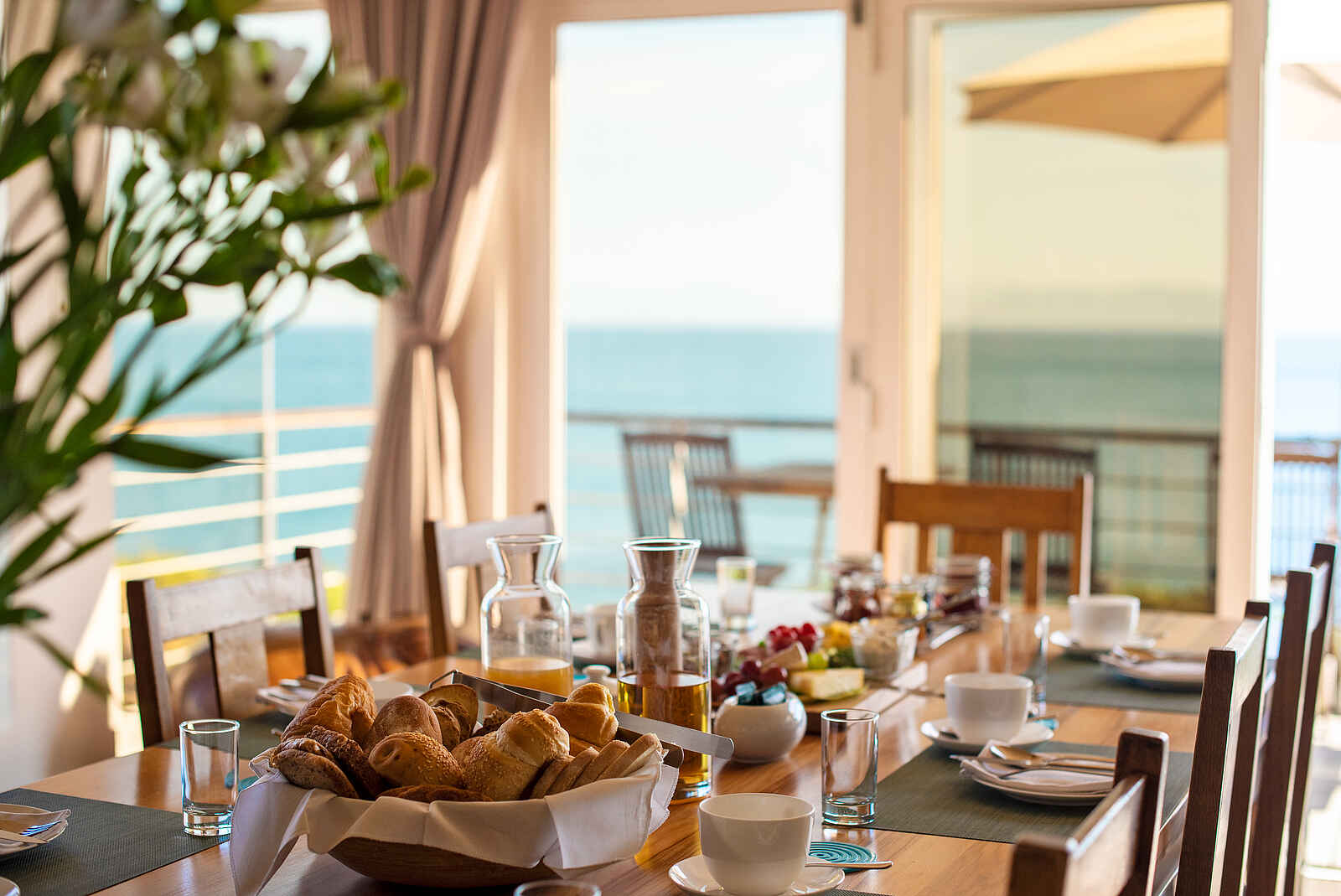 Whalesong Lodge: Frühstückstisch Whalesong Lodge: Frühstückstisch