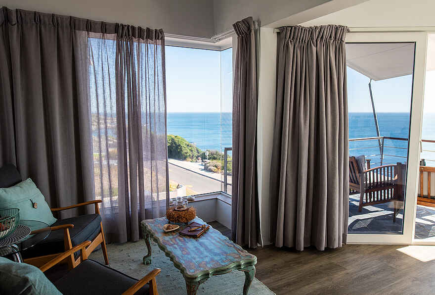 Whalesong Lodge: Sitzecke im Gästezimmer Whalesong Lodge: Sitzecke im Gästezimmer