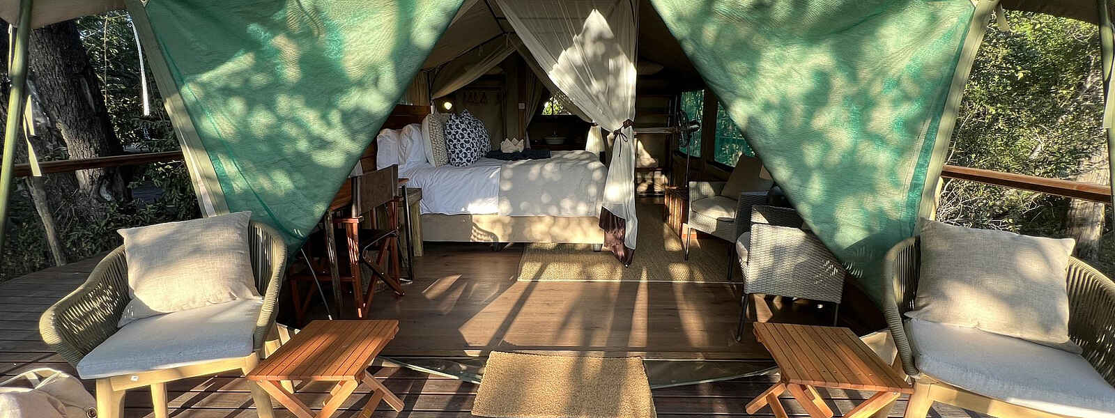 Kala Camp: Blick auf eine Zeltsuite mit Veranda Kala Camp: Blick auf eine Zeltsuite mit Veranda