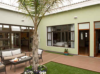 Namib Guesthouse: Zugang zum Innenhof Namib Guesthouse: Zugang zum Innenhof