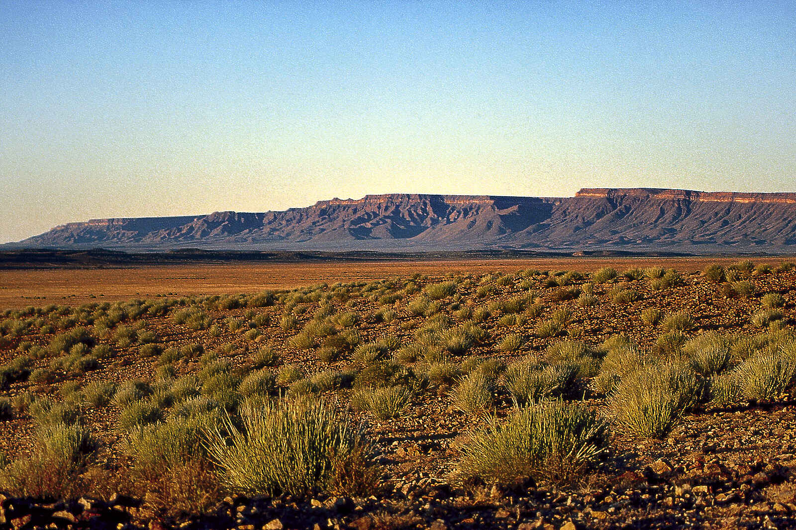 Canyon Lodge: Nama-Karoo-Wüste mit Weitblick auf den Fischfluss Canyon Canyon Lodge: Nama-Karoo-Wüste mit Weitblick auf den Fischfluss Canyon