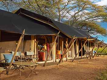 Legendary Nyasi Tented Camp: Blick auf das Familienzelt Legendary Nyasi Tented Camp: Blick auf das Familienzelt
