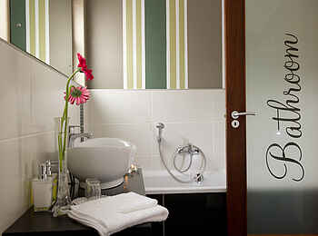 Namib Guesthouse: Bad mit Badewanne im Luxuszimmer Namib Guesthouse: Bad mit Badewanne im Luxuszimmer