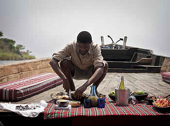Greystoke Mahale: Picknick auf dem Boot Greystoke Mahale: Picknick auf dem Boot