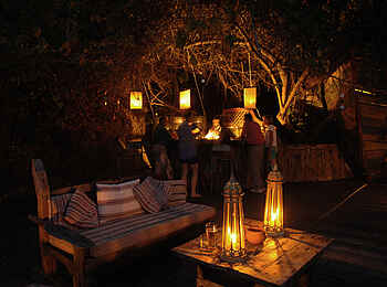 Greystoke Mahale: An der Bar Greystoke Mahale: An der Bar