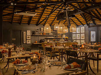 MalaMala Camp: Dinner im Restaurant MalaMala Camp: Dinner im Restaurant