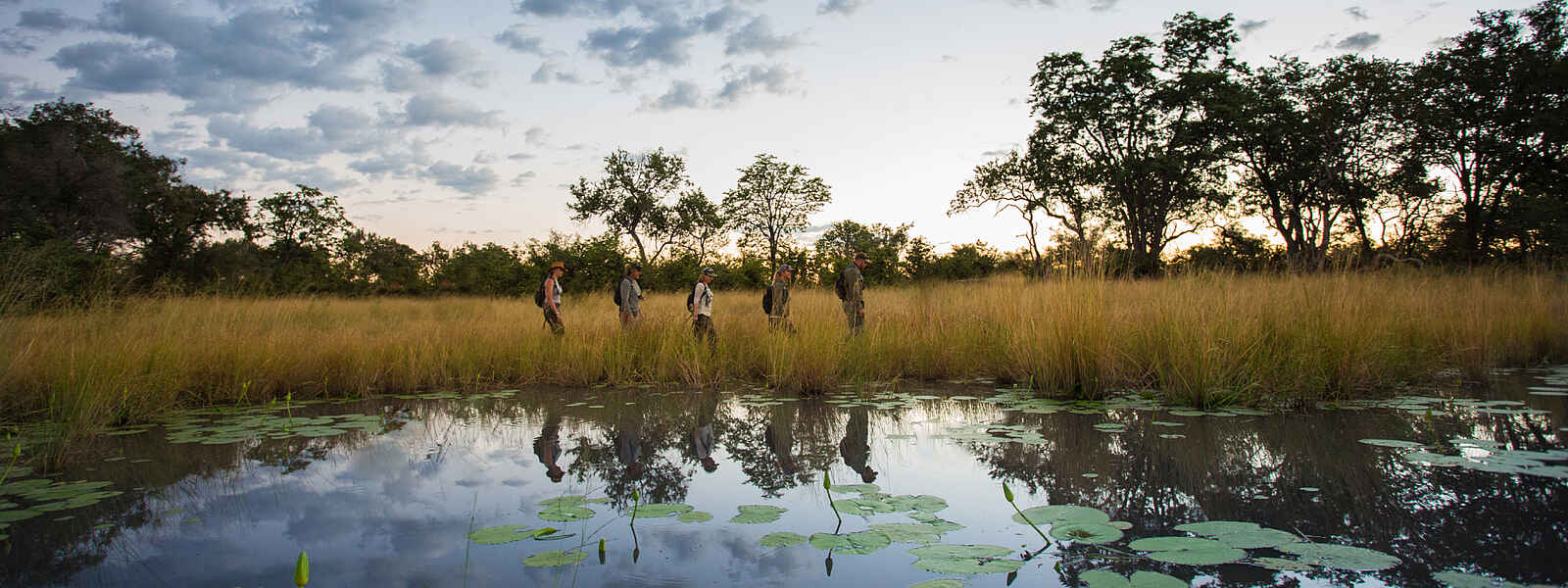 Sitatunga Private Island Camp: Auf Walking Safari Sitatunga Private Island Camp: Auf Walking Safari