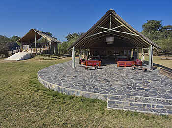 Konkamoya Lodge: Die beiden Hauptgebäude Konkamoya Lodge: Die beiden Hauptgebäude