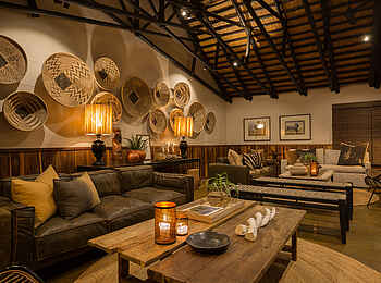 MalaMala Camp: Stilvolle Lounge MalaMala Camp: Stilvolle Lounge