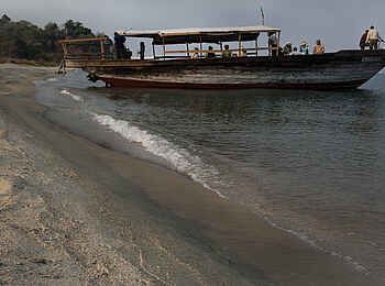 Greystoke Mahale: Dhow am Strand Greystoke Mahale: Dhow am Strand