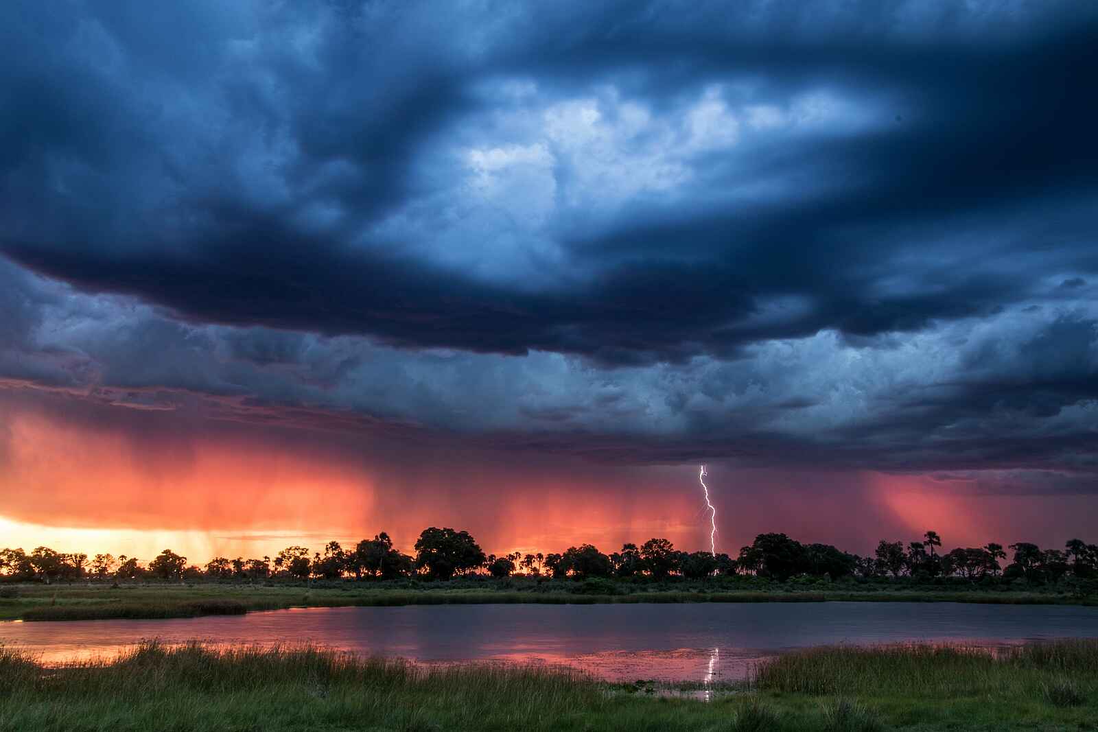 Qorokwe Camp: Gewitter in der Green Season Qorokwe Camp: Gewitter in der Green Season