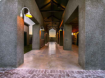 Etosha King Nehale: Der Eingangsbereich Etosha King Nehale: Der Eingangsbereich