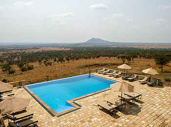 Kubu Kubu Tented Camp: Blick von oben auf den Swimmingpool Kubu Kubu Tented Camp: Blick von oben auf den Swimmingpool