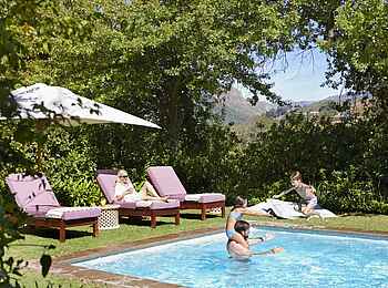 La Cle des Montagnes: Spaß mit der ganzen Familie am Pool La Cle des Montagnes: Spaß mit der ganzen Familie am Pool