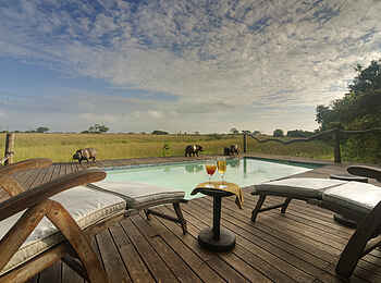 Lebala Camp: Swimmingpool-Deck Lebala Camp: Swimmingpool-Deck