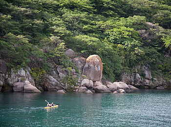 Mumbo Island Camp: Inselufer Mumbo Island Camp: Inselufer